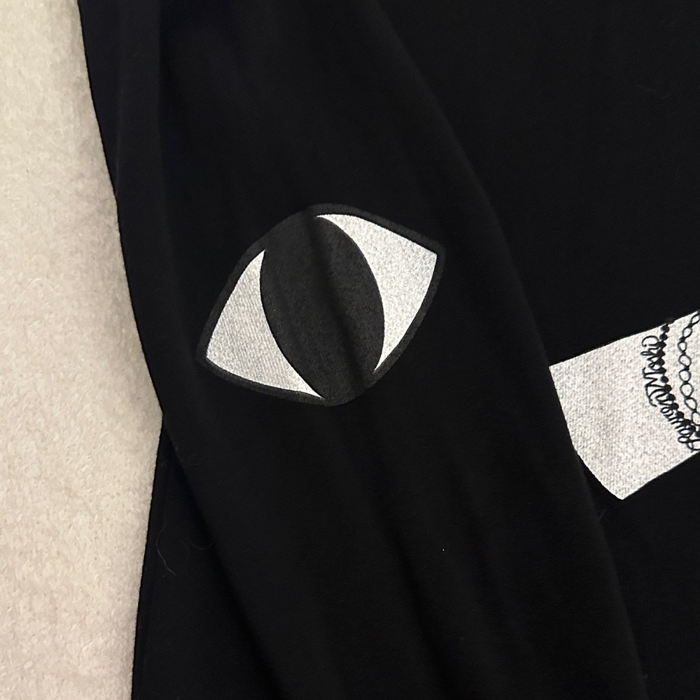 EUC Lauren Moshi “Praying Hands” Sweatshirt - Picture 4 of 9